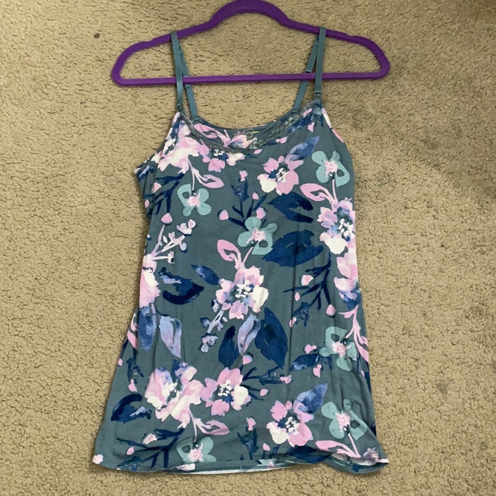 Nursing tank
